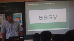 色を変えたり、日本語を出したりすることもできます。
スピードの調整もできます。 エクセルデータで保存しておけば、どんなものでもフラッシュさせることができます。