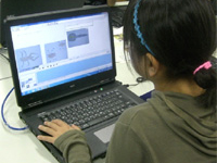 交流相手からの質問の返事にも、写真や図を載せるなどして、分かりやすく表現する工夫が見られた