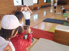 動画を撮影しているところ